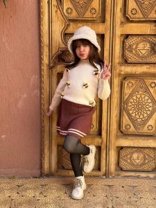 Young Girl 3D Embossed Mini Bees Pullover Sweater & Skirt