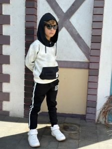 Colorblock Kangaroo Pocket Hoodie - Image 4