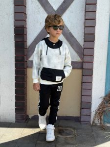 Colorblock Kangaroo Pocket Hoodie - Image 3