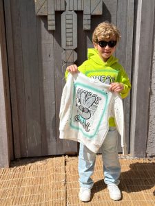 ⁦سويتشرت طابعه أرنب⁩ - الصورة ⁦2⁩