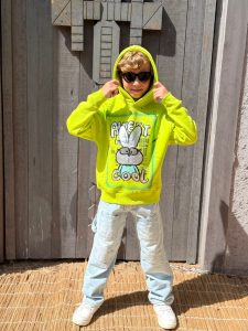 ⁦سويتشرت طابعه أرنب⁩ - الصورة ⁦3⁩