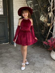 ⁦فستان قطيفه منفوش اكمام منفصله مع شابوه⁩ - الصورة ⁦3⁩