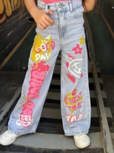 Fashionable Ripped Colorful Graffiti Print Baggy Blue Denim Jeans - Image 2