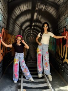 Fashionable Ripped Colorful Graffiti Print Baggy Blue Denim Jeans - Image 3
