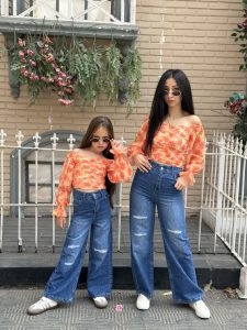 Floral Off Shoulder Twist Blouse - Image 3