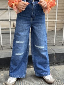 Rhinestone Embellished Loose Straight Leg Casual Jeans - Image 2
