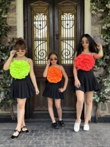 3d Rose Decor Top & Button Decor Pleated A-Line Mini Skirt Set - Image 2