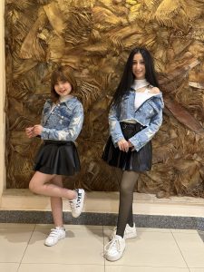 ⁦جاكيت جينز ناقشه نجوم مع استراس⁩ - الصورة ⁦3⁩