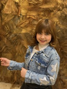 ⁦جاكيت جينز ناقشه نجوم مع استراس⁩ - الصورة ⁦2⁩