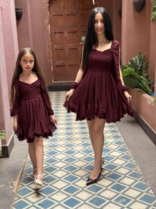 Lightweight Sheer Bowknot Tie Lantern Sleeve Split Hem Solid Color Dress - Image 2