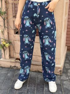 ⁦بنطلون جينز طابعه استيتش⁩ - الصورة ⁦2⁩