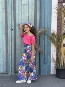 Off Shoulder Frill Trim Blouse & Printed Woven Pants Set With Headband - Image 4