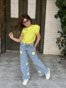 Short Sleeve Crew Neck T-Shirt & 3D Flowers Wide Leg Jeans Pants - Image 3